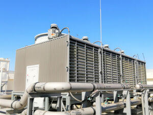 冷却塔の薬剤を減らしたい方へ｜薬注管理の課題と「水のチカラ」を活かす選択肢のサムネイル